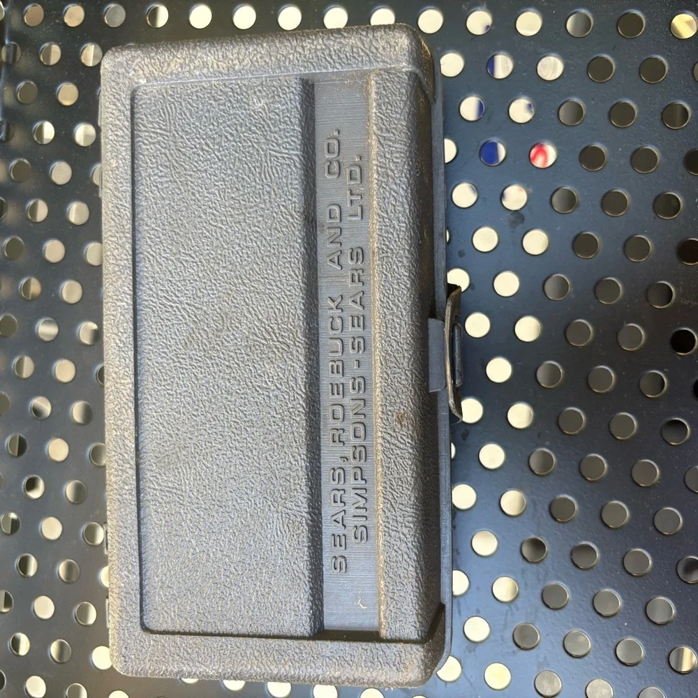 Socket Wrench Set with Screwdriver - Picture 4 of 5